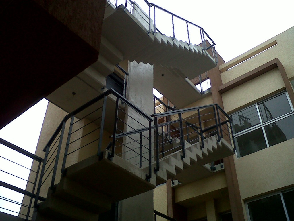 V315 · Vivienda Multifamiliar